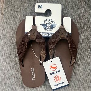 Dockers Boys flip flops size 13-1 in brown